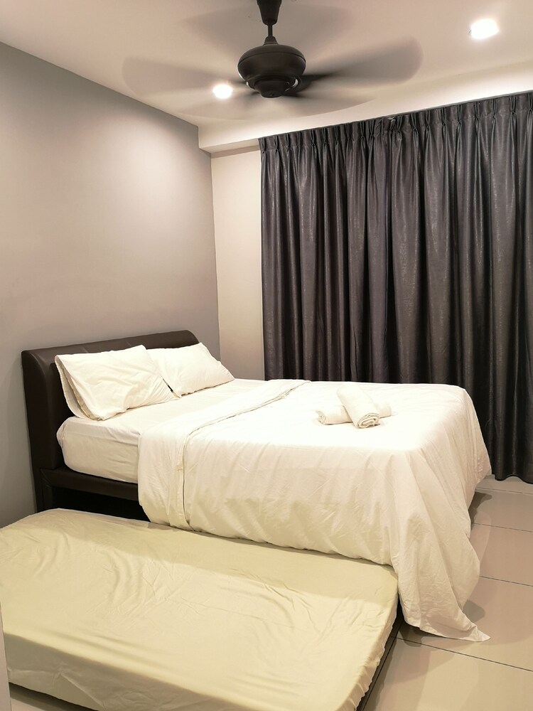 Mansion One 2 Bedroom Apartment photo 8