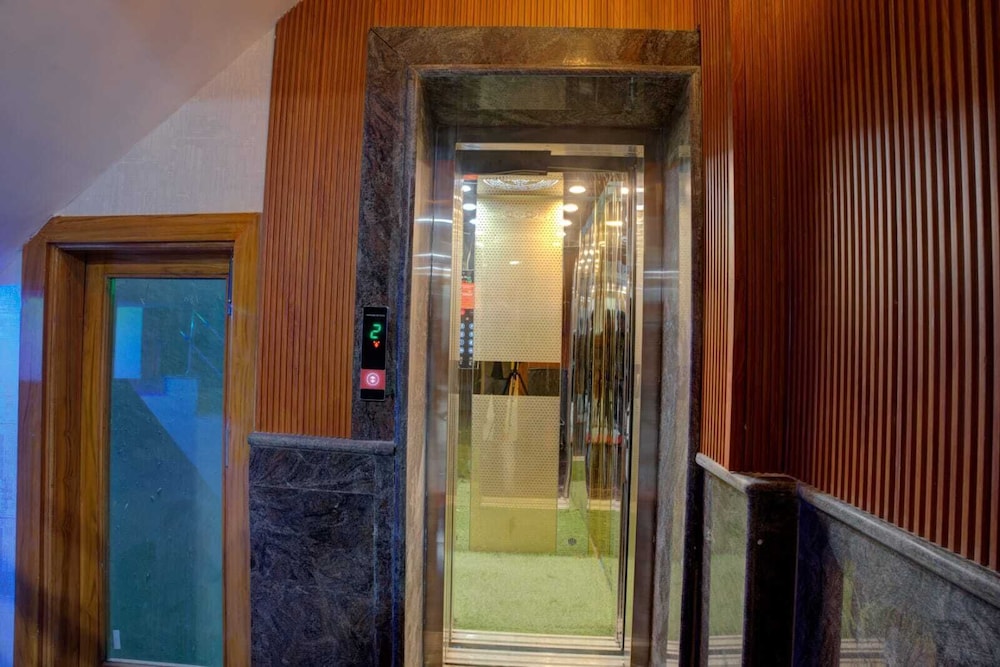 Platinum Service Apartment DLF Phase 3