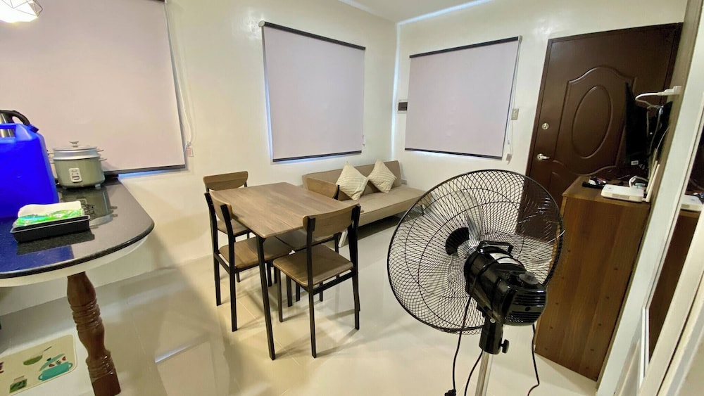 Peaceful 2BR Home in Gensan - AC, Wifi, Netflix, Patio & Free Parking