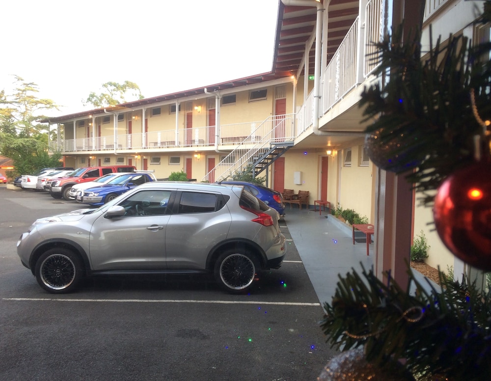 Riverview Motor Inn