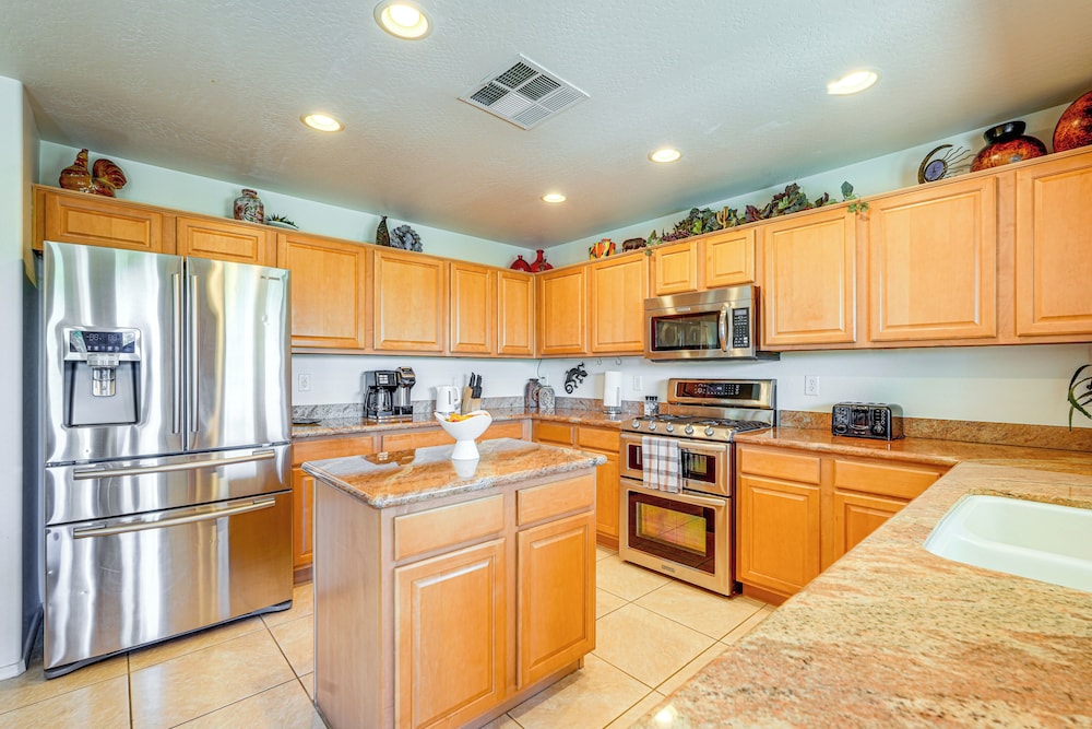 Spacious Family Oasis in Cave Creek!