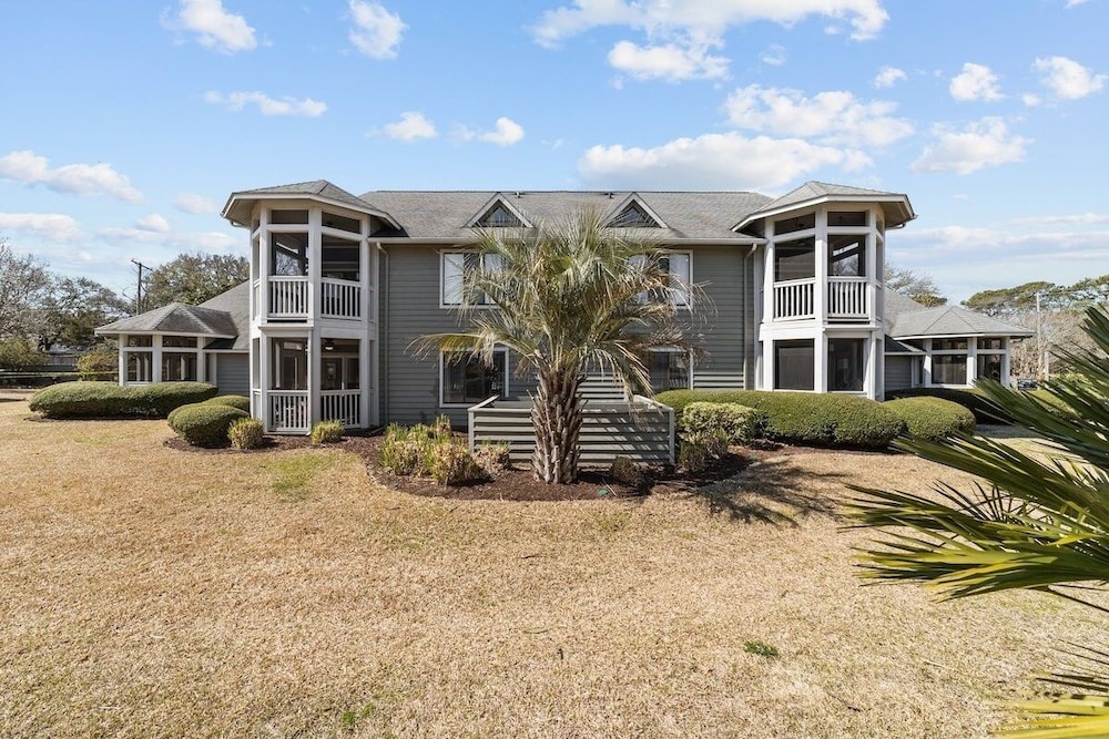 Windsor Court 11c 2 Bedroom Condo