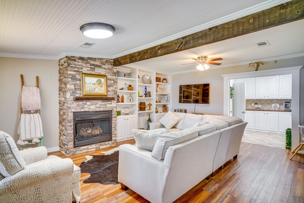 Lakefront Jonesville Cabin w/ Dock  Fire Pit! - Property Image 19