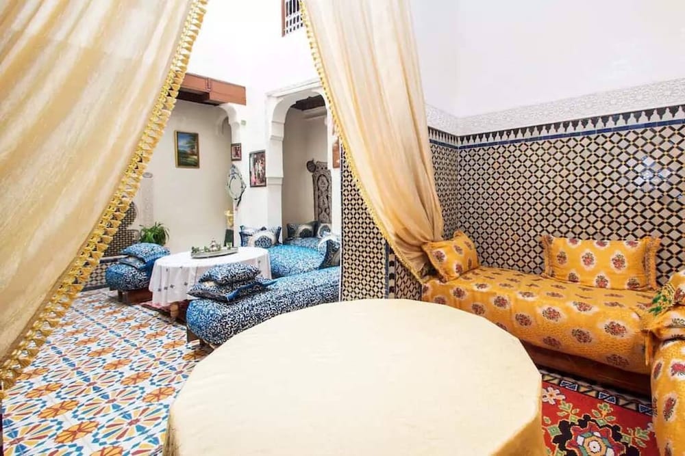 lounge
