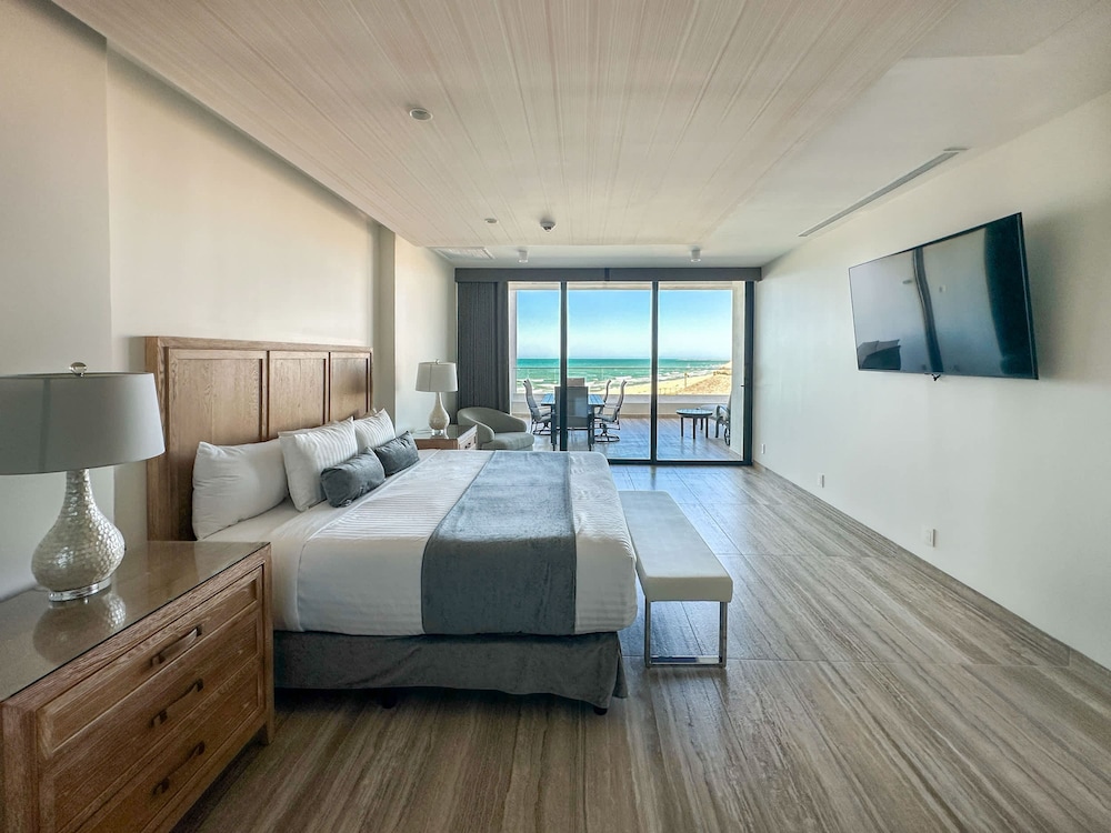 2BR Iconic Oceanfront Escape