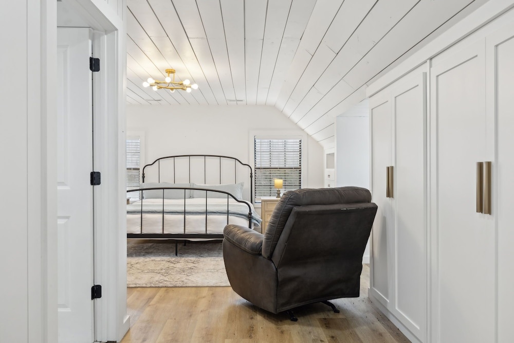 Fox Haven Retreat-modern Cabin-acres of Priv Land