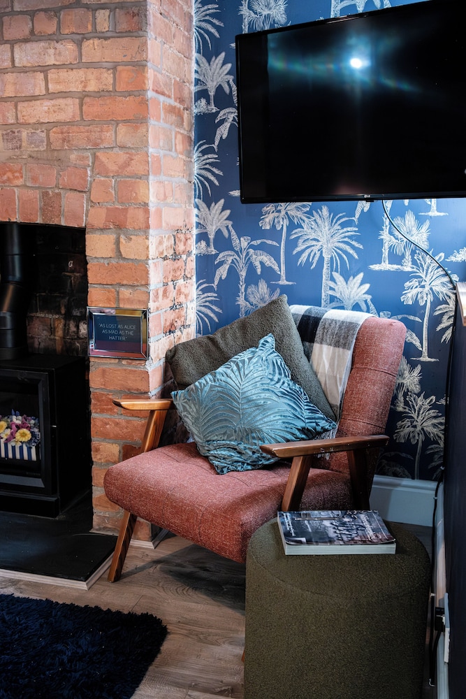 Lowell Street - Cosy 2 BD in Worcester