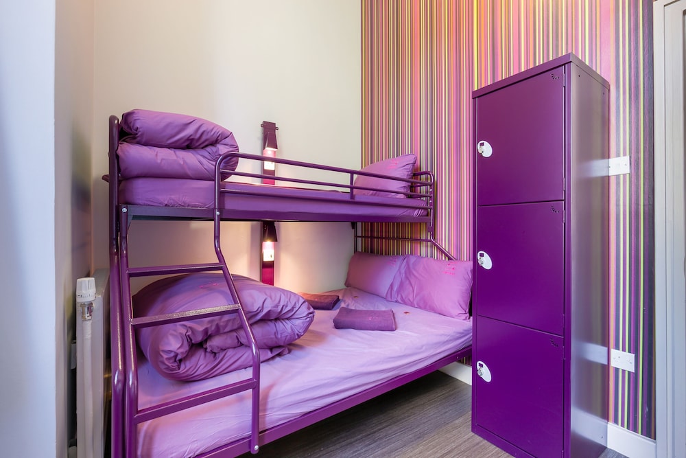 Safestay London Kensington Holland Park 2