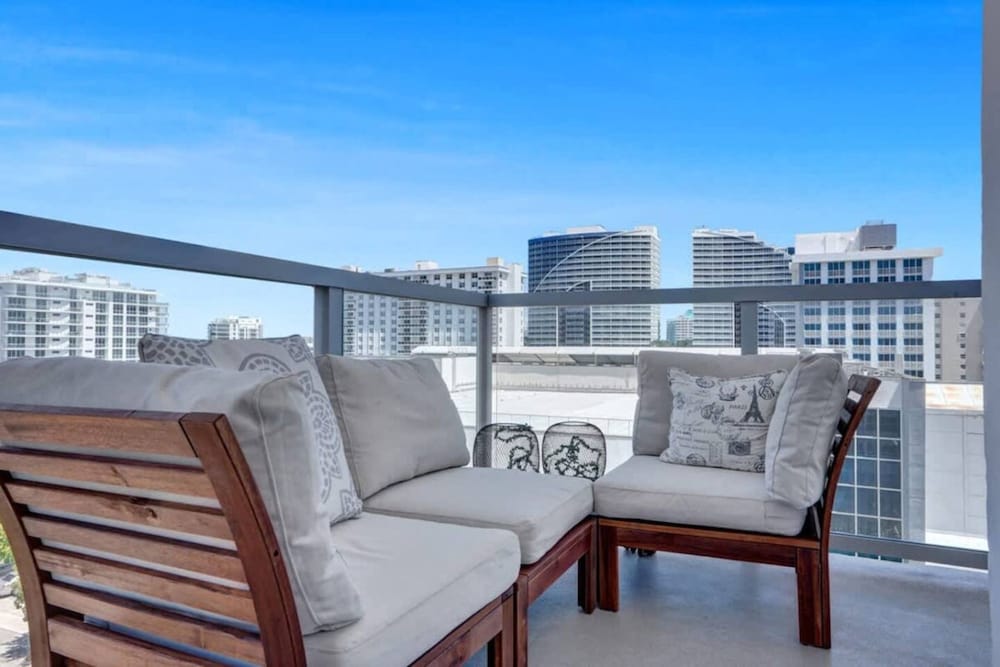 Boutique Luxury 2Br 2Ba Beach Intercostal View