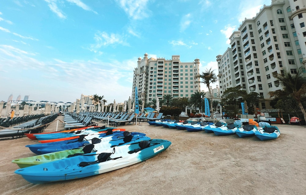 Amazing 1BR at the Palm w Beach Pool Access