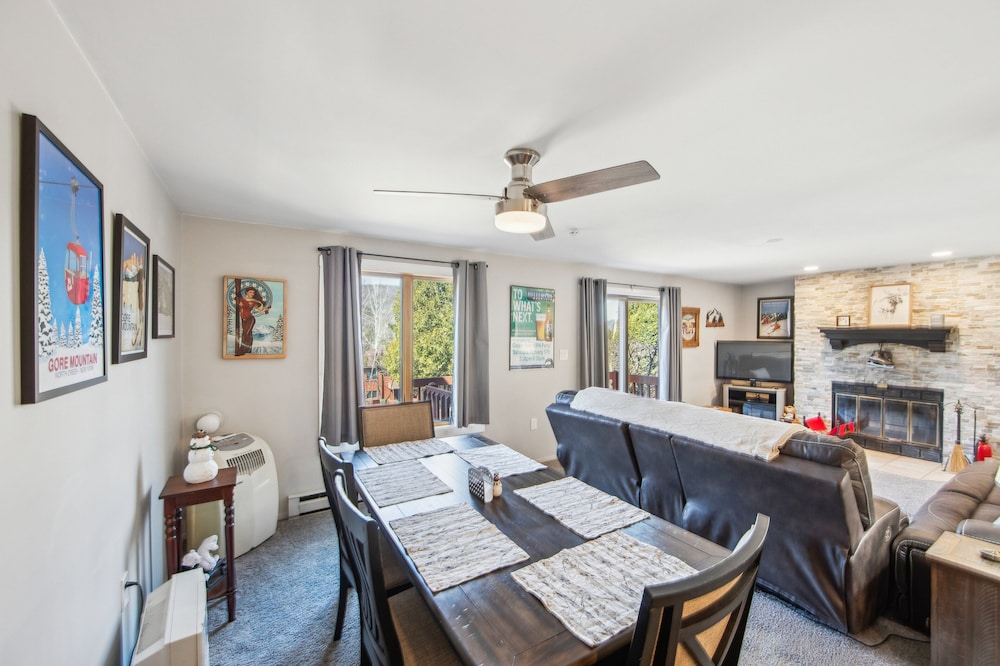 46er 15e - Stylish & Comfortable Mountain Retreat 2 Bedroom Townhouse by The Summit at Gore Mountain