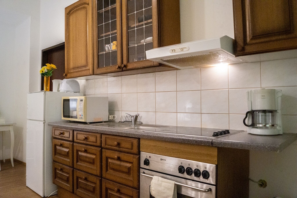 Beautiful 2BR - 12 min from Downtown