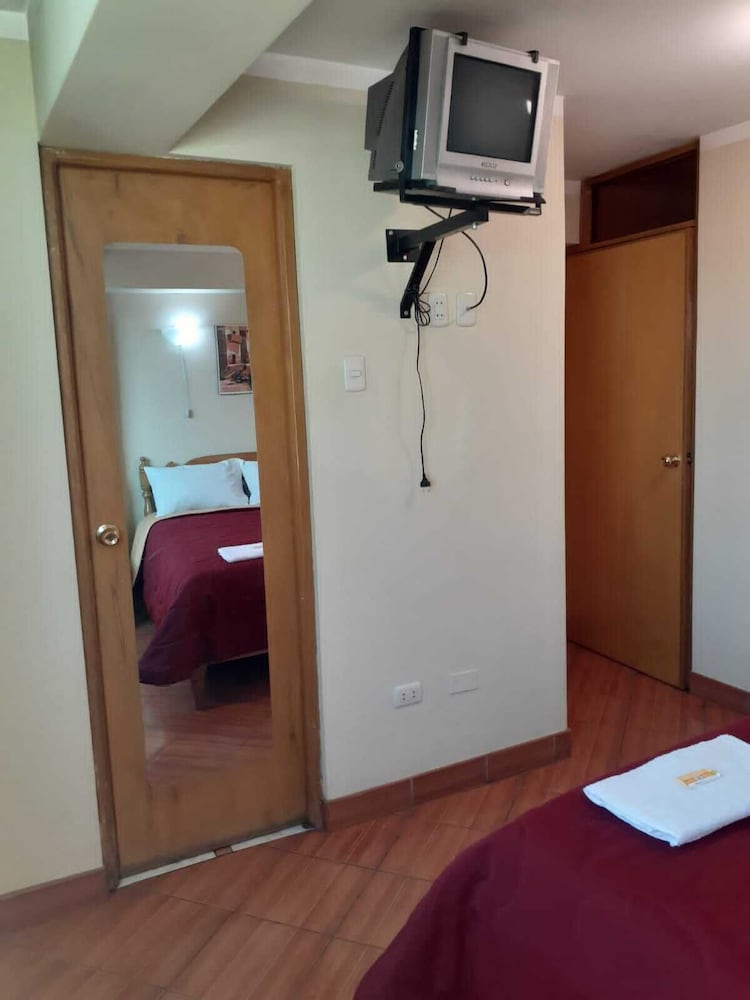 Lhotse Hostel B&B Huaraz view 3