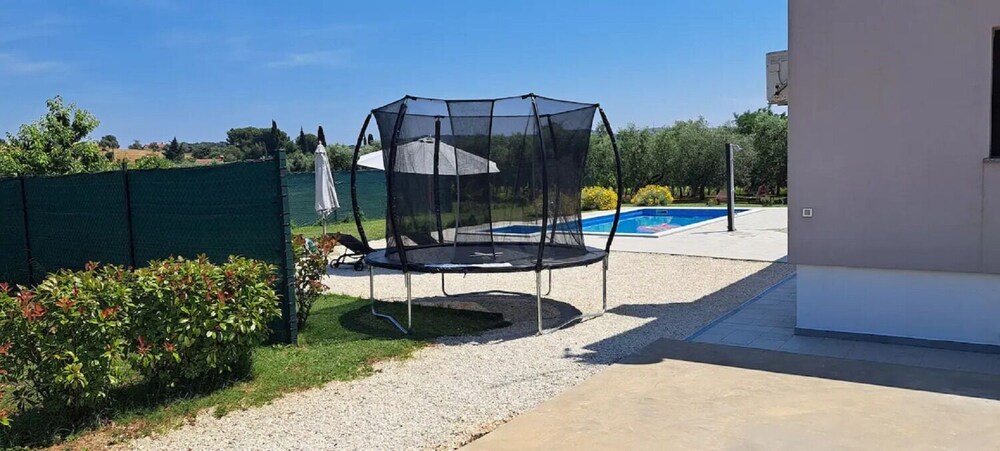 Berto - With Pool - H