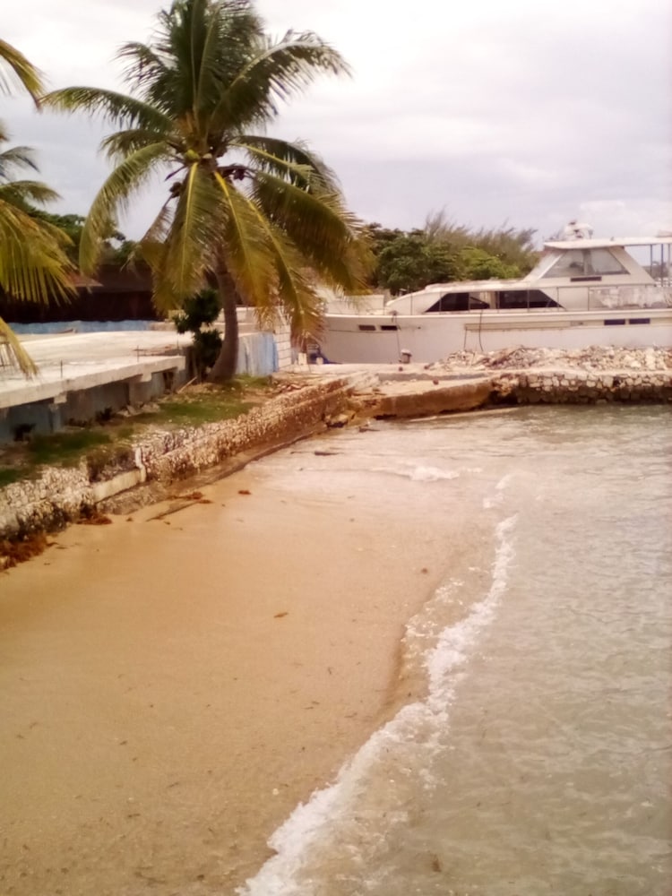 CariBlue Beach Hotel