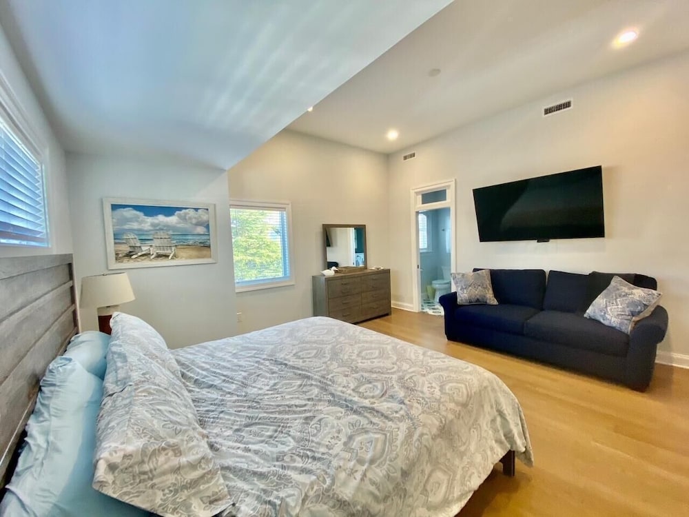 Scarborough Avenue 303