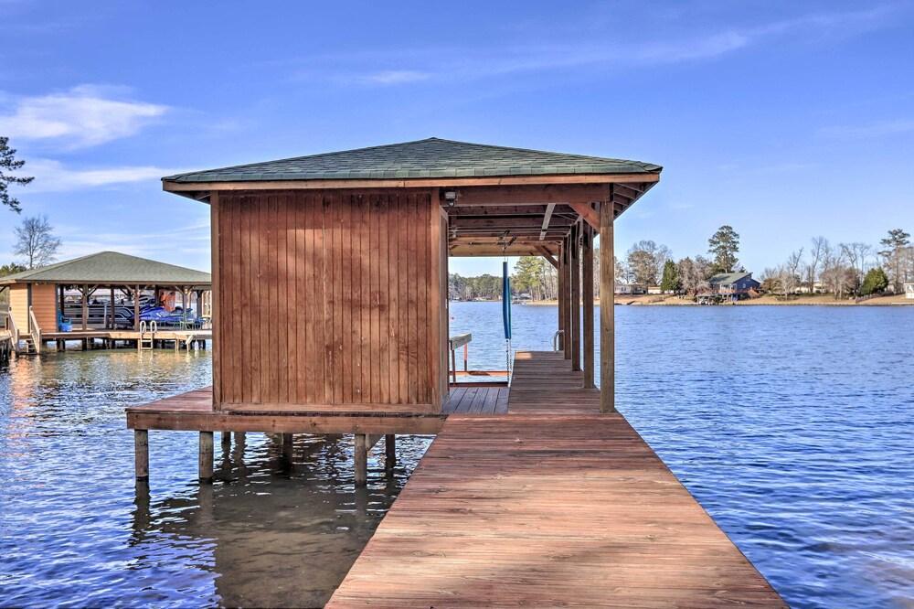 Milledgeville Vacations - Lakefront Sparta Cottage w/ Decks  Boat Dock - Property Image 2