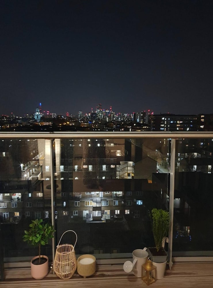 Apartmentsleeps3-balcony-near Canarywharf-gym