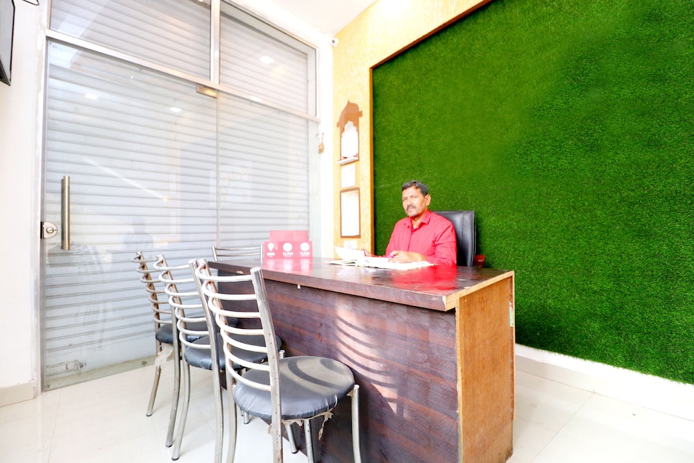 OYO 43293 Hotel Pushp Vatika view 2