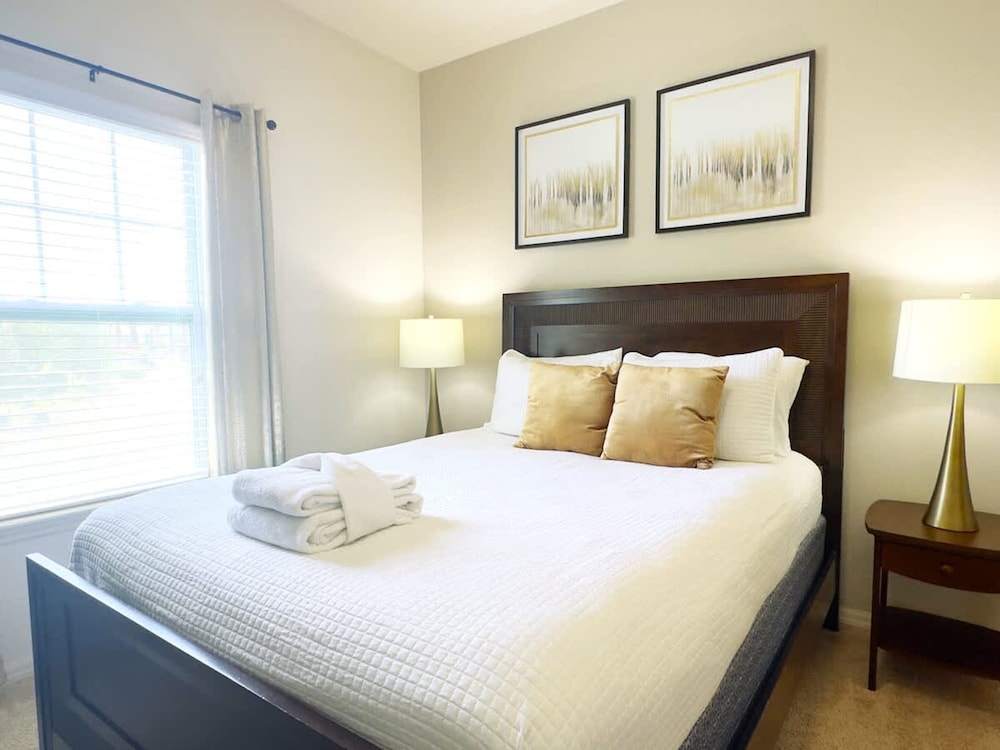 4Bd Minions Themed Home Near Disney Sleeps 10