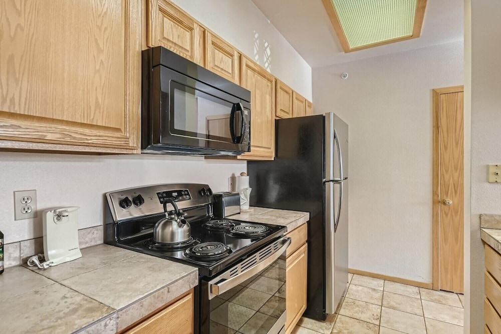 Lake Forest 201f 2 Bedroom Condo by RedAwning