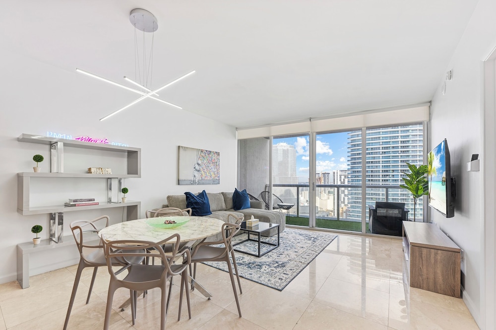 Penthouse ICON W Hotel WaterViews Balcony Brickell