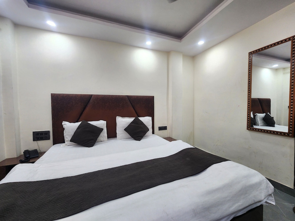 Hotel Satyam Near Ramakrishna Ashram