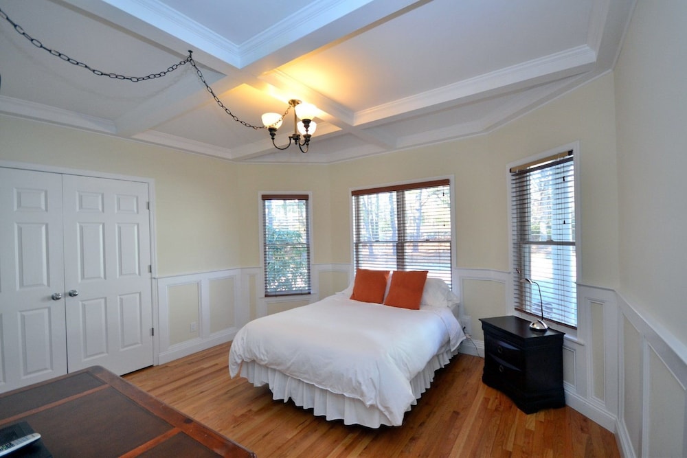 Villa Isaiah view 4
