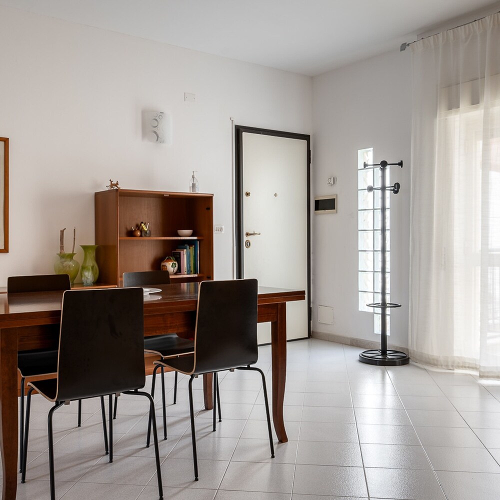 Comfy Central Apartment by Wonderful Italy