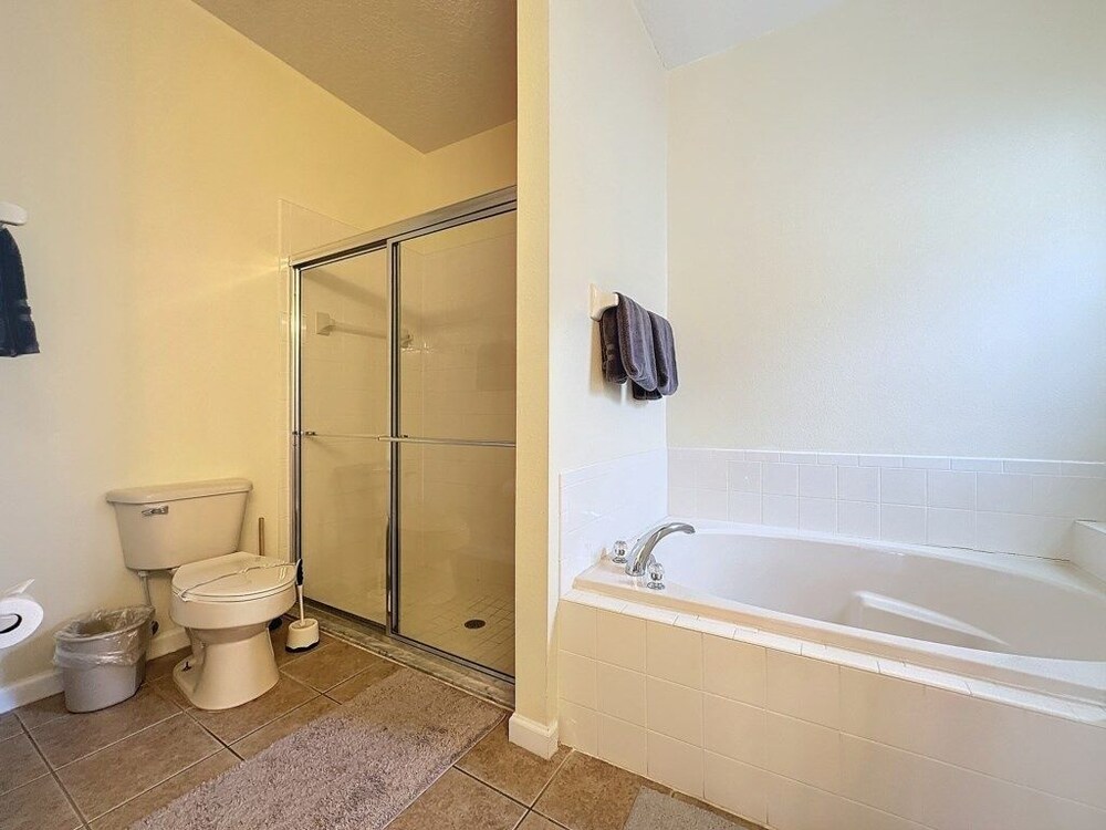 Walk To Silver Spurs Rodeo And Heritage Park 4 Bedroom Home