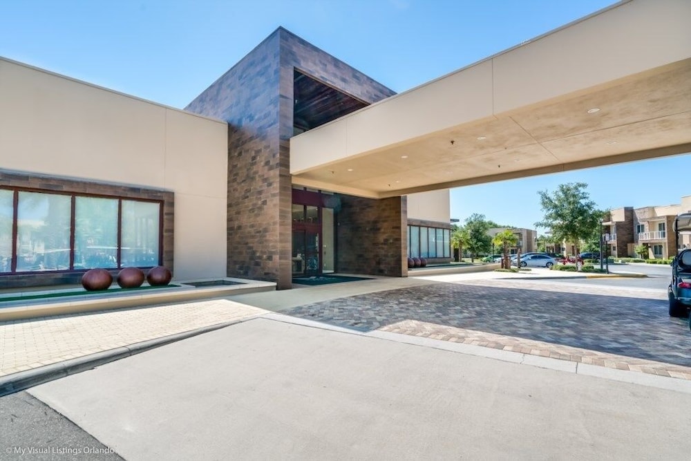 Luxury 4 Bedroom Magic Village Resort Townhome 4 Townhouse by Redawning - Image 1