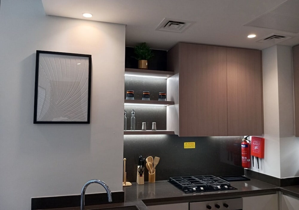 Luxury 1BR in Peninsula Five by Bespoke