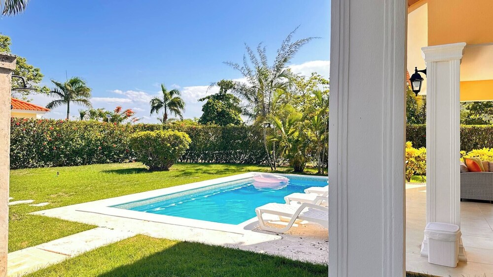 Villa With Pool in Santa Fe