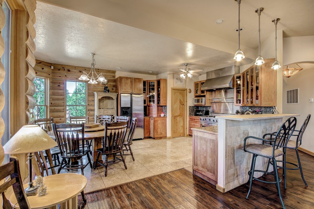 Blue Lake Lodge by Ruidoso Vacation Rentals