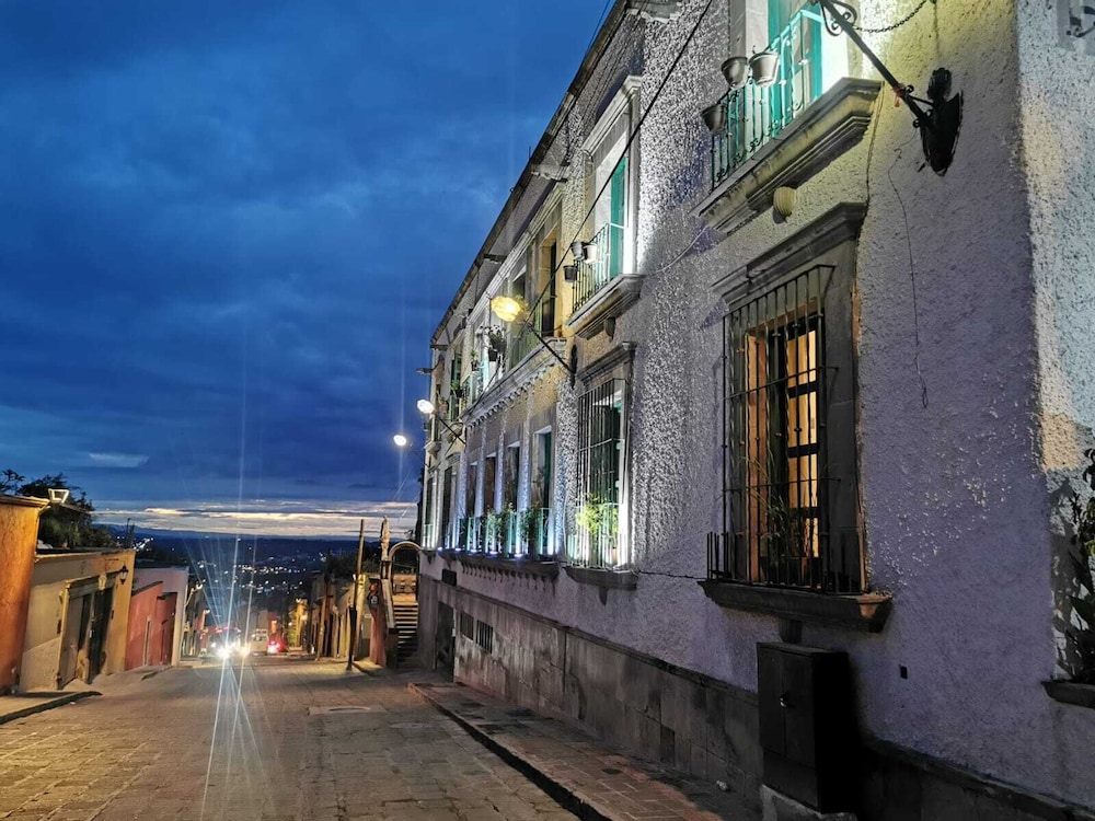 Suite H la ermita