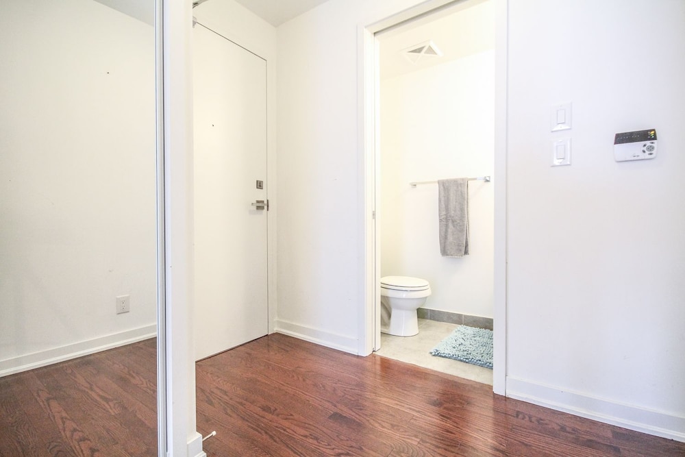 Sarkar Suites - Entertainment District
