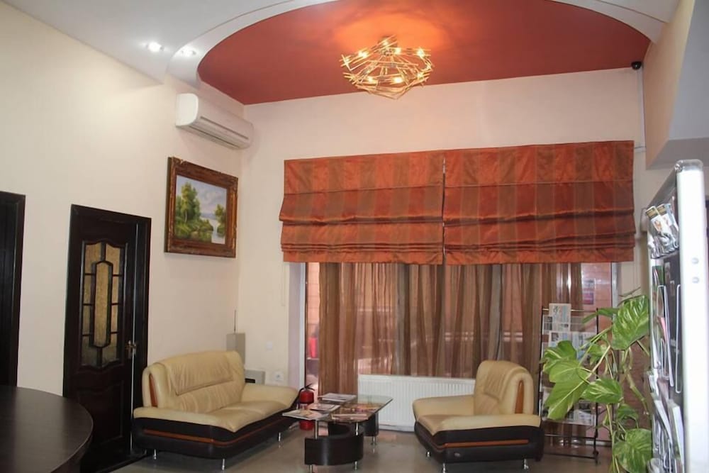Consul Hotel