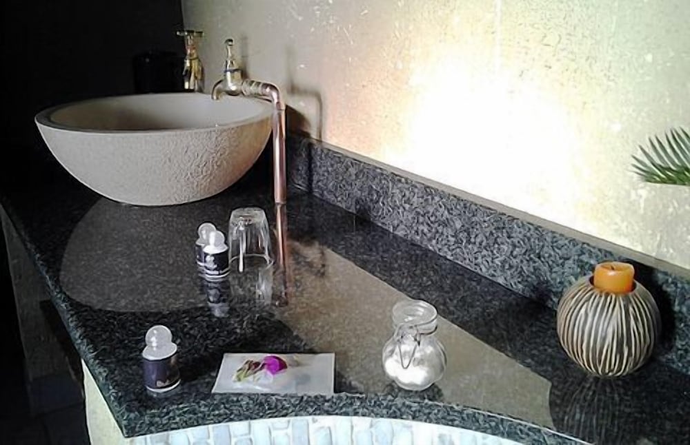 Zenzele River Lodge