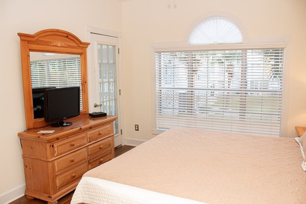 Magnolia Place 4703-202 2 Bedroom Condo
