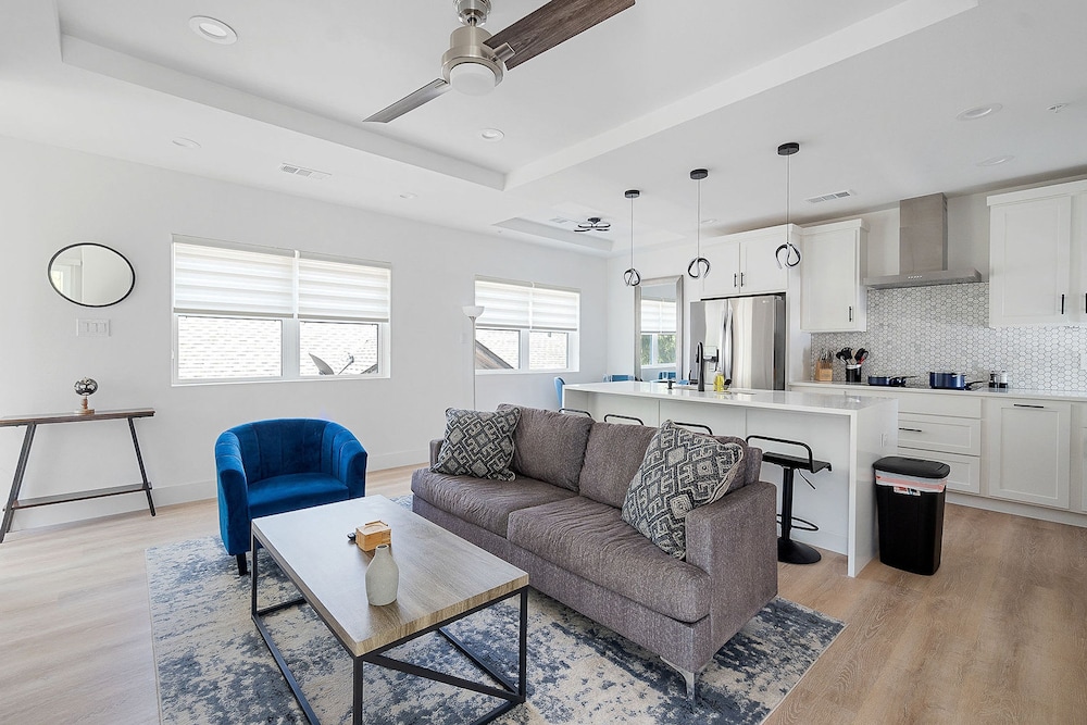 Modern Townhome Rooftop Backyard Garage