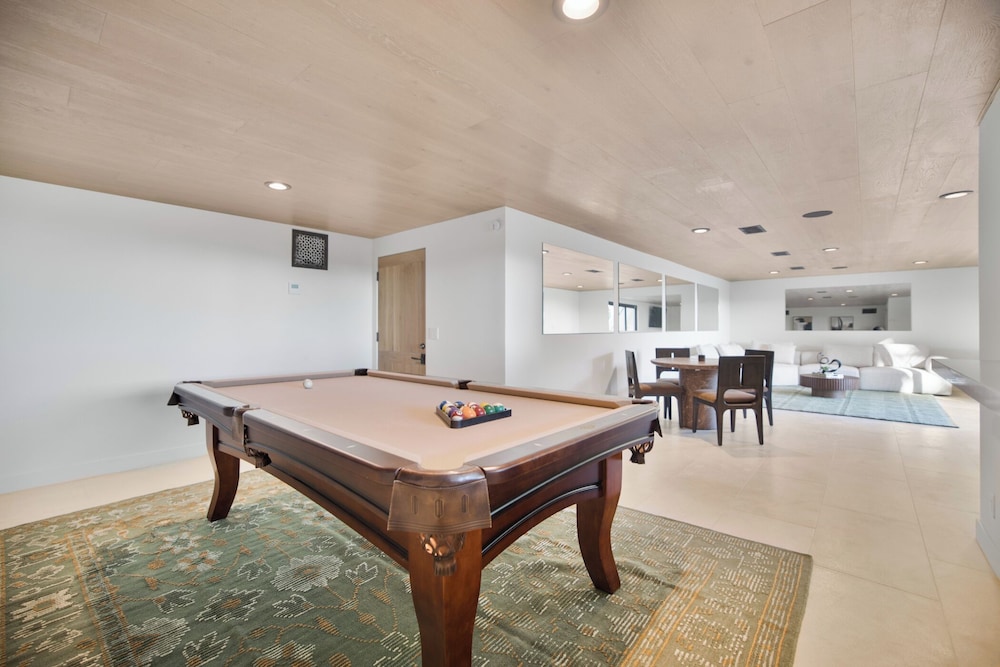 Villa Solea - Mulholland Retreat w/ Pool, Spa & Iconic LA Views