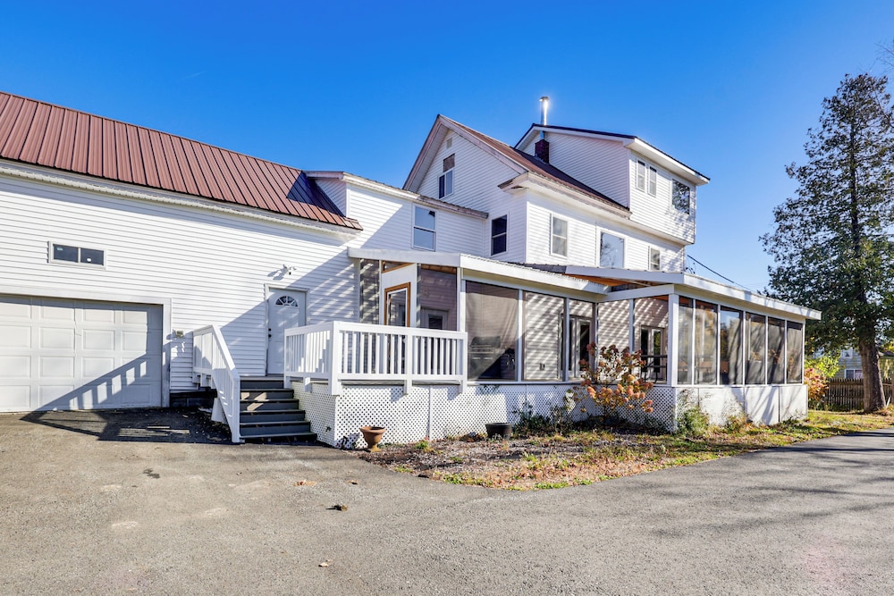 Hike, Ski & Explore: Patten Home w/ Pool Table!