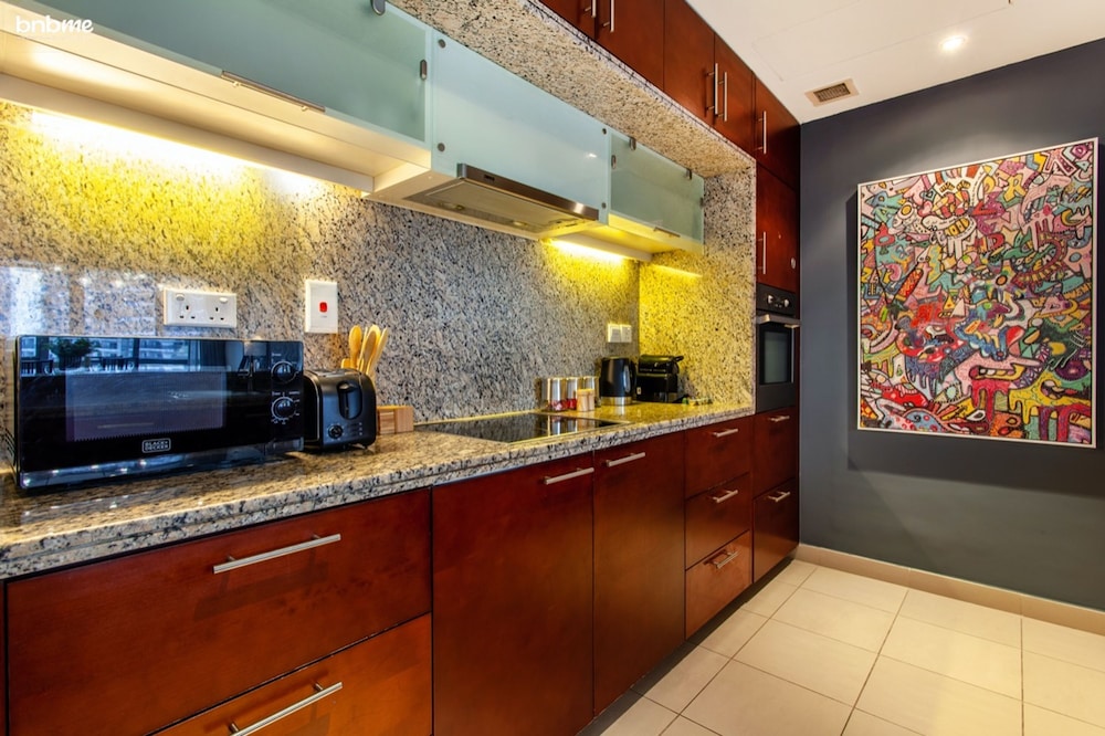 2 Min to Dubai Mall 1 BR