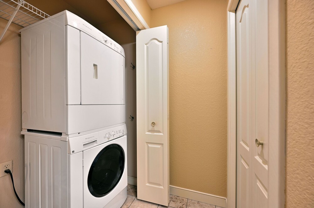 Unit 701 5 Bd 3 Ba 5 Bedroom Condo by RedAwning