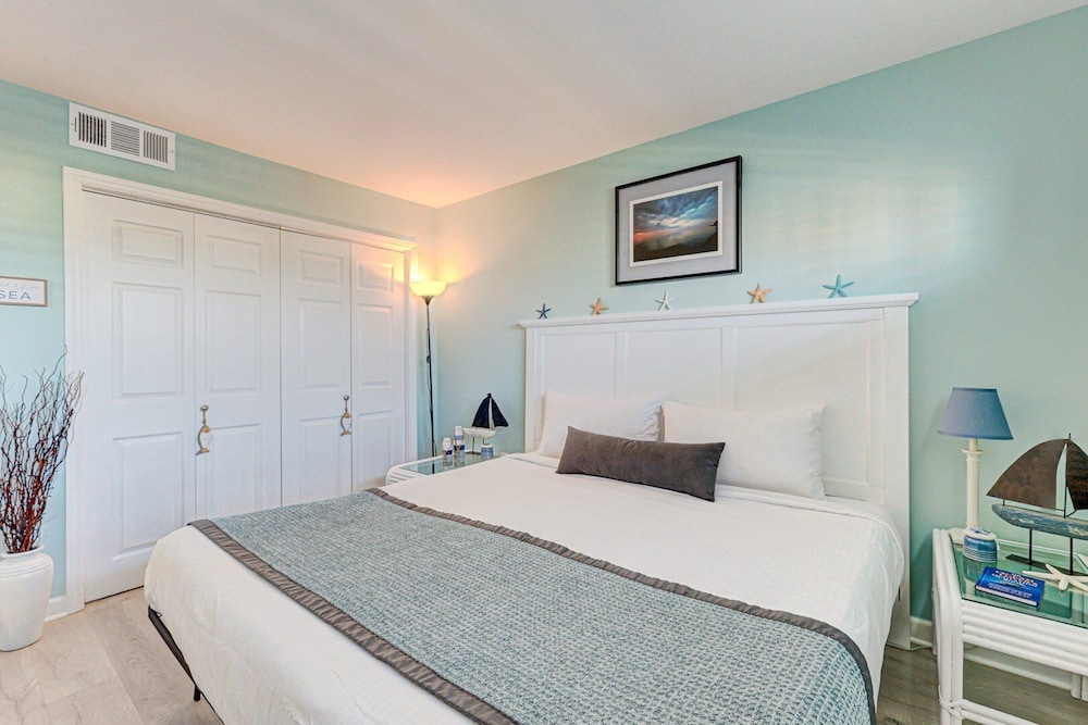 0207 Dancing Tides 1 Bedroom Condo