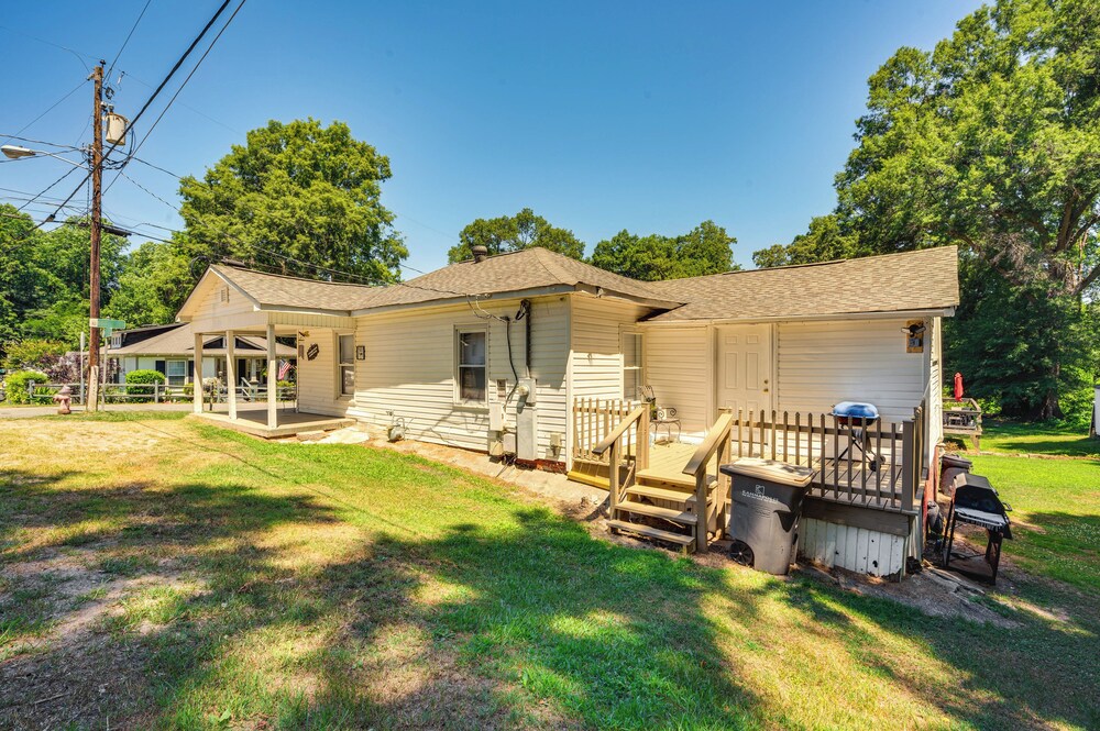 Family-friendly Home Near Parks & Lakes!