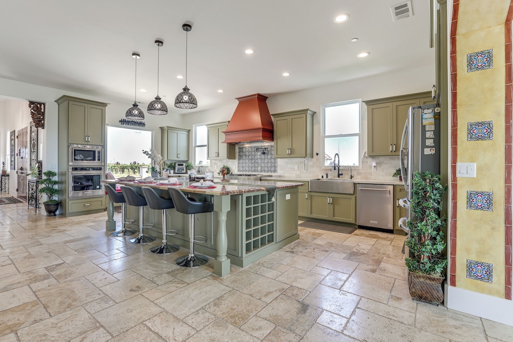 8 Mi to Lodi Lake: Luxe Home w/ On-site Vineyard