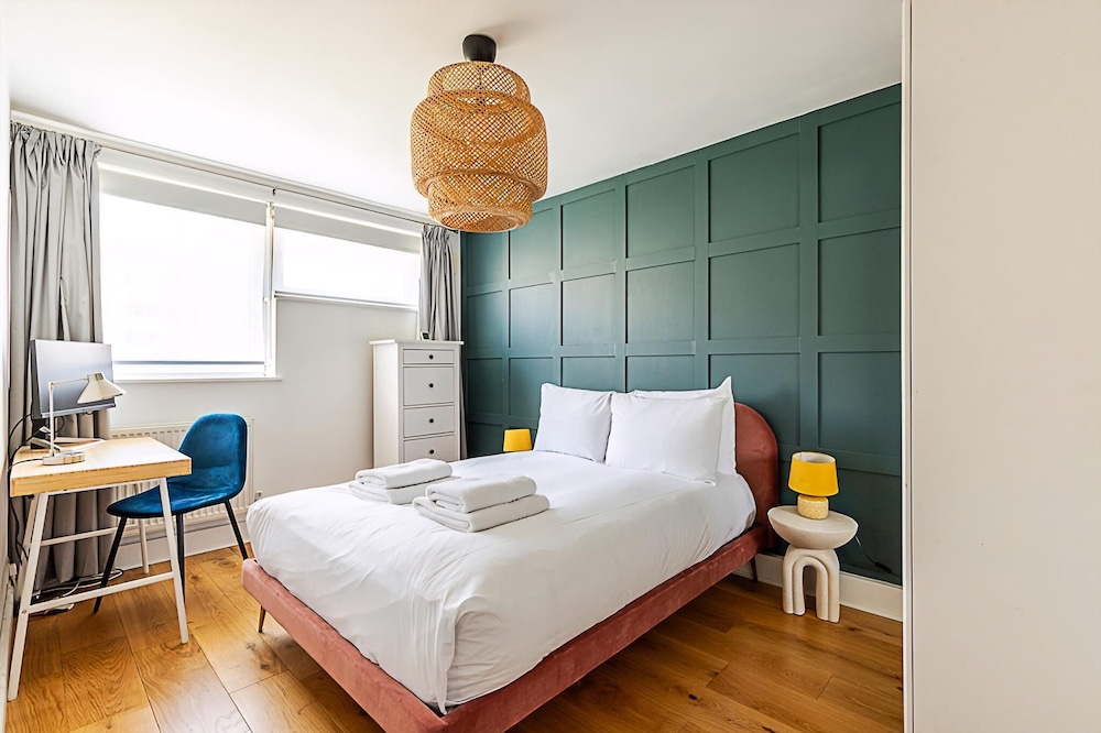 Stylish Islington Garden Flat Sleeps Four