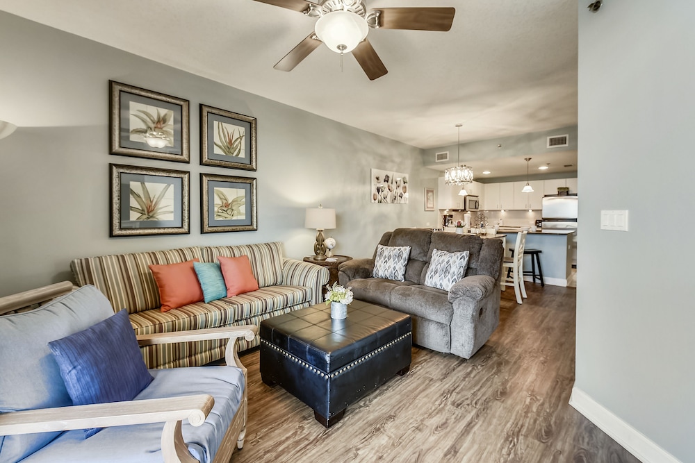 Grand Panama Beach Resort by Book That Condo