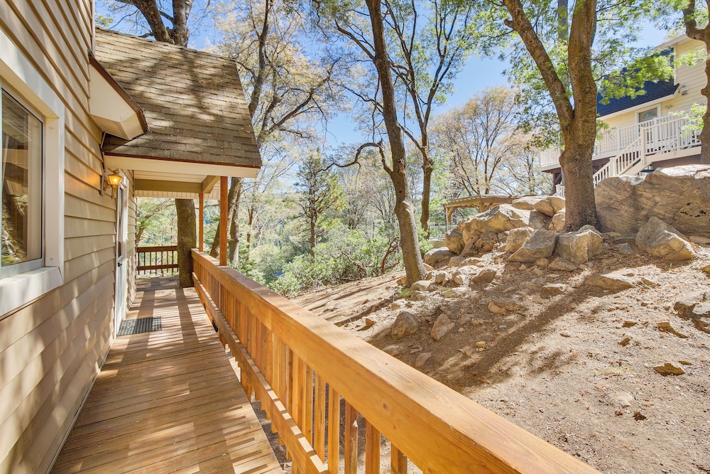 Chic Lake Arrowhead Retreat: 4 Seasons of Fun!